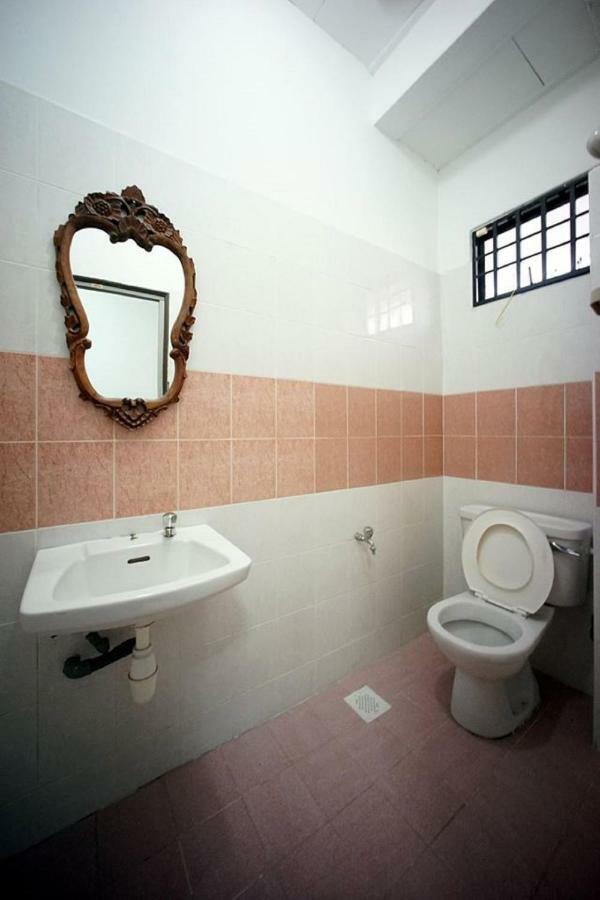 5min @bukit Indah@perling@4b3b Homestay Johor Bahru
